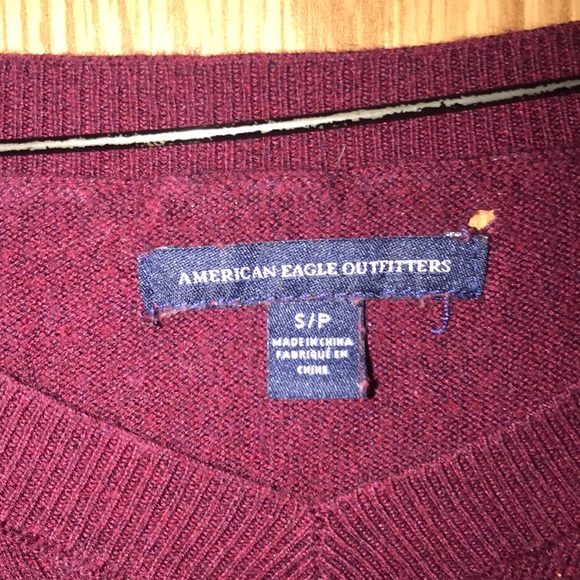 Maroon v-neck sweater - Picture 7 of 7